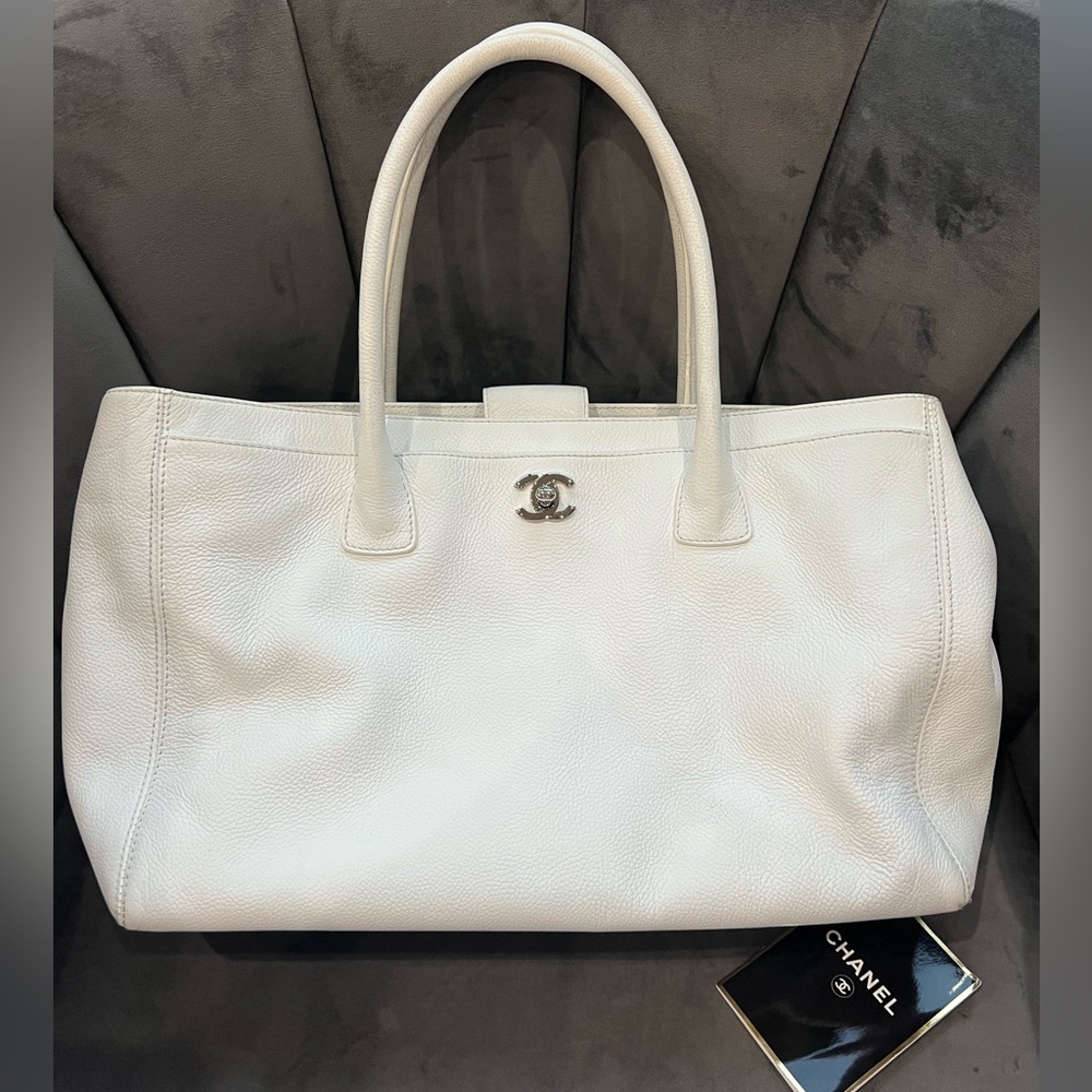 Vintage Chanel Exec Shopping Tote bag - Picture 4 of 16